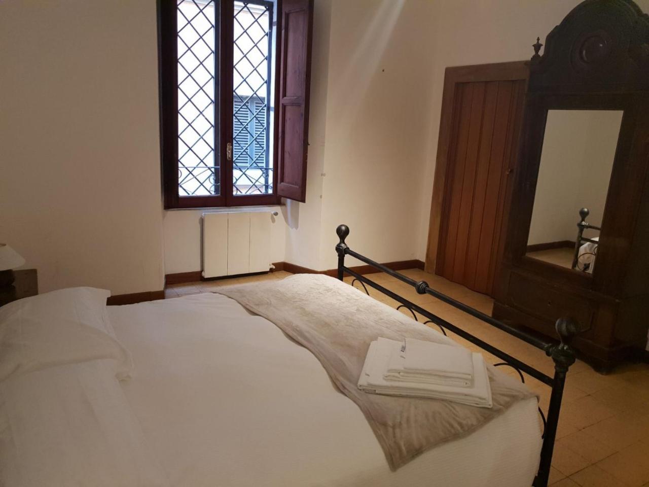Big Apartment In Campo De Fiori Roma Exterior foto